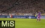 16.08.2025, Fussball Bundesliga 2025/2026, Franz-Beckenbauer-Supercup, VfB Stuttgart - FC Bayern Mnchen, in der MHP-Arena (Stuttgart). Torwart Manuel Neuer (FC Bayern Mnchen), hinten eine Werbebande mit TENA Men, INKONTINENZEINLAGEN FR MNNER. 