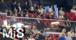16.08.2025, Fussball Bundesliga 2025/2026, Franz-Beckenbauer-Supercup, VfB Stuttgart - FC Bayern Mnchen, in der MHP-Arena (Stuttgart). Ehrengste, Geschftsfhrer Michael Diederich (FC Bayern Mnchen), Vorstandsvorsitzender Jan-Christian Dreesen (FC Bayern Mnchen), Geschftsfhrer Hans-Joachim Watzke (Borussia Dortmund), Sportvorstand Max Eberl (Bayern Mnchen), Sportdirektor Rudi Vller (Deutschland), Trainer Julian Nagelsmann (Deutschland), Alexander Wehrle (Aufsichtsrat Stuttgart), DFB Prsident Bernd Neuendorf (Deutschland), Prsident Herbert Hainer (FC Bayern), DFL-Geschftsfhrer Steffen Merkel und Marc Lenz, Ministerprsident Winfried Kretschmann 