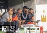 16.08.2025, Fussball Bundesliga 2025/2026, Franz-Beckenbauer-Supercup, VfB Stuttgart - FC Bayern Mnchen, in der MHP-Arena (Stuttgart). v.li: Sportdirektor Christoph Freund (Bayern Mnchen), Co-Trainer Floribert Ngalula (FC Bayern Mnchen, NGalula), Co-Trainer Aaron Danks (Bayern Mnchen), Trainer Vincent Kompany (FC Bayern Mnchen), Co-Trainer Rene Maric (FC Bayern Mnchen), 