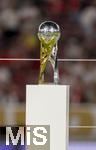 16.08.2025, Fussball Bundesliga 2025/2026, Franz-Beckenbauer-Supercup, VfB Stuttgart - FC Bayern Mnchen, in der MHP-Arena (Stuttgart). Der Supercup-Pokal steht an der Stele zur Siegerehrung bereit.