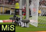 16.08.2025, Fussball Bundesliga 2025/2026, Franz-Beckenbauer-Supercup, VfB Stuttgart - FC Bayern Mnchen, in der MHP-Arena (Stuttgart). Hintertorkameras haben das ganze Tor ferngesteuert im Visier.
