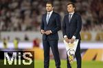 16.08.2025, Fussball Bundesliga 2025/2026, Franz-Beckenbauer-Supercup, VfB Stuttgart - FC Bayern Mnchen, in der MHP-Arena (Stuttgart).  DFL-Geschftsfhrer Steffen Merkel und Marc Lenz bei der Siegerehrung 