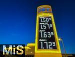 20.08.2025,  Pforzen in Bayern (Unterallgu), Aktuelle Spritpreisanzeige an einer JET-Tankstelle, zum 1. Januar 2025 erhhten sich die staatliche CO2-Abgabe von 45 auf 55 Euro je Tonne, bisher sind die teuerungen nicht an der Zapfsule angekommen, seit Januar 2025 ist der Liter Diesel ca. 10 Cent billiger zu haben.