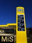 20.08.2025,  Pforzen in Bayern (Unterallgu), Aktuelle Spritpreisanzeige an einer JET-Tankstelle, zum 1. Januar 2025 erhhten sich die staatliche CO2-Abgabe von 45 auf 55 Euro je Tonne, bisher sind die teuerungen nicht an der Zapfsule angekommen, seit Januar 2025 ist der Liter Diesel ca. 10 Cent billiger zu haben.
