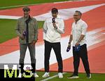 22.08.2025, Fussball Bundesliga 2025/2026, 1.Spieltag, FC Bayern Mnchen - RB Leipzig, in der Allianz-Arena Mnchen, TV Experte Markus Babbel (Deutschland), Trainer Ole Werner (RB Leipzig) und TV Moderator Matthias Openhvel (Deutschland).


