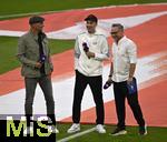22.08.2025, Fussball Bundesliga 2025/2026, 1.Spieltag, FC Bayern Mnchen - RB Leipzig, in der Allianz-Arena Mnchen, TV Experte Markus Babbel (Deutschland), Trainer Ole Werner (RB Leipzig) und TV Moderator Matthias Openhvel (Deutschland).


