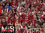 22.08.2025, Fussball Bundesliga 2025/2026, 1.Spieltag, FC Bayern Mnchen - RB Leipzig, in der Allianz-Arena Mnchen, Die Bayernfans jubeln.


