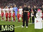 22.08.2025, Fussball Bundesliga 2025/2026, 1.Spieltag, FC Bayern Mnchen - RB Leipzig, in der Allianz-Arena Mnchen, Saxophonist  Andr Schnura (Deutschland) spielt die deutsche Hymne. 


