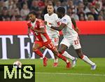 22.08.2025, Fussball Bundesliga 2025/2026, 1.Spieltag, FC Bayern Mnchen - RB Leipzig, in der Allianz-Arena Mnchen, v.l. Michael Olise (FC Bayern Mnchen) gegen Castello Lukeba (RB Leipzig) 


