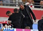 22.08.2025, Fussball Bundesliga 2025/2026, 1.Spieltag, FC Bayern Mnchen - RB Leipzig, in der Allianz-Arena Mnchen, Markus Sder begrt Sportvorstand Max Eberl (Bayern Mnchen)

