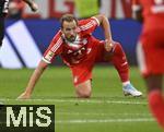 22.08.2025, Fussball Bundesliga 2025/2026, 1.Spieltag, FC Bayern Mnchen - RB Leipzig, in der Allianz-Arena Mnchen, Harry Kane (FC Bayern Mnchen) am Boden.


