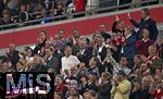 22.08.2025, Fussball Bundesliga 2025/2026, 1.Spieltag, FC Bayern Mnchen - RB Leipzig, in der Allianz-Arena Mnchen, Jubel der Ehrentribne


