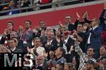 22.08.2025, Fussball Bundesliga 2025/2026, 1.Spieltag, FC Bayern Mnchen - RB Leipzig, in der Allianz-Arena Mnchen, Jubel auf der Ehrentribne, Ehren-Prsident Uli Hoene (FC Bayern Mnchen, Hoeness), Sportvorstand Max Eberl (Bayern Mnchen) , Vorstandsvorsitzender Jan-Christian Dreesen (FC Bayern Mnchen) und Prsident Herbert Hainer (FC Bayern) 


