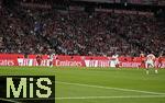22.08.2025, Fussball Bundesliga 2025/2026, 1.Spieltag, FC Bayern Mnchen - RB Leipzig, in der Allianz-Arena Mnchen, Fly better Emirates Werbebande


