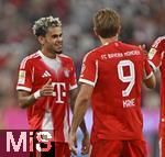 22.08.2025, Fussball Bundesliga 2025/2026, 1.Spieltag, FC Bayern Mnchen - RB Leipzig, in der Allianz-Arena Mnchen, v.l. Luis Diaz (FC Bayern Mnchen) und Harry Kane (FC Bayern Mnchen) jubeln.


