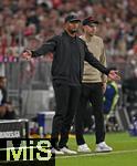 22.08.2025, Fussball Bundesliga 2025/2026, 1.Spieltag, FC Bayern Mnchen - RB Leipzig, in der Allianz-Arena Mnchen, v.l. Trainer Vincent Kompany (FC Bayern Mnchen) und Trainer Ole Werner (RB Leipzig) 


