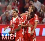 22.08.2025, Fussball Bundesliga 2025/2026, 1.Spieltag, FC Bayern Mnchen - RB Leipzig, in der Allianz-Arena Mnchen, Torjubel v.l. Luis Diaz (FC Bayern Mnchen), Aleksandar Pavlovic (Bayern Mnchen)  und Harry Kane (FC Bayern Mnchen) 


