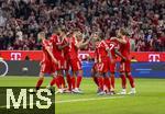 22.08.2025, Fussball Bundesliga 2025/2026, 1.Spieltag, FC Bayern Mnchen - RB Leipzig, in der Allianz-Arena Mnchen, Torjubel, Konrad Laimer (FC Bayern Mnchen), Jonathan Tah (FC Bayern Mnchen), Aleksandar Pavlovic (Bayern Mnchen) , Luis Diaz (FC Bayern Mnchen), Serge Gnabry (FC Bayern Mnchen), Michael Olise (FC Bayern Mnchen), Harry Kane (FC Bayern Mnchen).

