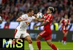 22.08.2025, Fussball Bundesliga 2025/2026, 1.Spieltag, FC Bayern Mnchen - RB Leipzig, in der Allianz-Arena Mnchen, v.li: Willi Orban (RB Leipzig) gegen Luis Diaz (FC Bayern Mnchen) 