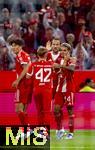 22.08.2025, Fussball Bundesliga 2025/2026, 1.Spieltag, FC Bayern Mnchen - RB Leipzig, in der Allianz-Arena Mnchen, Torjubel v.li: Min-jae Kim (Bayern Mnchen, Minjae Kim), Luis Diaz (FC Bayern Mnchen), Lennart Karl (FC Bayern Mnchen), Harry Kane (FC Bayern Mnchen), 