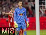 22.08.2025, Fussball Bundesliga 2025/2026, 1.Spieltag, FC Bayern Mnchen - RB Leipzig, in der Allianz-Arena Mnchen, Torwart Peter Gulacsi (RB Leipzig) frustriert nach einem erneuten Gegentreffer.