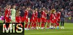 22.08.2025, Fussball Bundesliga 2025/2026, 1.Spieltag, FC Bayern Mnchen - RB Leipzig, in der Allianz-Arena Mnchen, Schlussjubel der Bayernspieler. Aleksandar Pavlovic (Bayern Mnchen) , Josip Stanisic (Bayern Mnchen), Torwart Manuel Neuer (FC Bayern Mnchen), Michael Olise (FC Bayern Mnchen), Jonathan Tah (FC Bayern Mnchen), Min-jae Kim (Bayern Mnchen, Minjae Kim), Serge Gnabry (FC Bayern Mnchen), Lennart Karl (FC Bayern Mnchen), Joshua Kimmich (FC Bayern Mnchen), Wisdom Mike (FC Bayern Mnchen), Jonah Kusi-Asare (Bayern Mnchen), Sacha Boey (FC Bayern Mnchen), Raphael Guerreiro (FC Bayern Mnchen), Luis Diaz (FC Bayern Mnchen), Dayot Upamecano (FC Bayern Mnchen), Torwart Sven Ulreich (FC Bayern Mnchen).