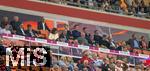 22.08.2025, Fussball Bundesliga 2025/2026, 1.Spieltag, FC Bayern Mnchen - RB Leipzig, in der Allianz-Arena Mnchen, Die Ehrentribne: mit Prsident und Aufsichtsratsvorsitzender Karl Hopfner (FC Bayern Mnchen), Ehren-Prsident Uli Hoene (FC Bayern Mnchen, Hoeness), Vorstandsvorsitzender Jan-Christian Dreesen (FC Bayern Mnchen), Prsident Herbert Hainer (FC Bayern), Rodrigo Diehl, Vorstandsmitglied Deutsche Telekom und Sprecher der Geschftsfhrung Telekom Deutschland, und Michael Hagspihl, SVP Global Strategic Projects und Marketing Partnerships Deutsche Telekom, Sportvorstand Max Eberl (Bayern Mnchen), 
 