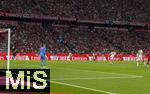 22.08.2025, Fussball Bundesliga 2025/2026, 1.Spieltag, FC Bayern Mnchen - RB Leipzig, in der Allianz-Arena Mnchen, Werbebande des neuen Sponsors Emirates Airlines.