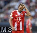 30.08.2025, Fussball 1. Bundesliga 2025/2026, 2.Spieltag, FC Augsburg - FC Bayern Mnchen, in der WWK-Arena Augsburg. Harry Kane (FC Bayern Mnchen) nachdenklich.
 

