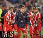 30.08.2025, Fussball 1. Bundesliga 2025/2026, 2.Spieltag, FC Augsburg - FC Bayern Mnchen, in der WWK-Arena Augsburg. v.l. Joshua Kimmich (FC Bayern Mnchen), Konrad Laimer (FC Bayern Mnchen), Sacha Boey (FC Bayern Mnchen), Luis Diaz (FC Bayern Mnchen) . Konrad Laimer (FC Bayern Mnchen) regt sich auf
 

