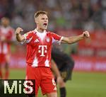 30.08.2025, Fussball 1. Bundesliga 2025/2026, 2.Spieltag, FC Augsburg - FC Bayern Mnchen, in der WWK-Arena Augsburg. Joshua Kimmich (FC Bayern Mnchen) jubelt.
 

