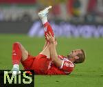 30.08.2025, Fussball 1. Bundesliga 2025/2026, 2.Spieltag, FC Augsburg - FC Bayern Mnchen, in der WWK-Arena Augsburg. Harry Kane (FC Bayern Mnchen) mit Schmerzen
 

