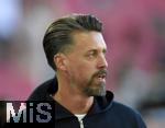 30.08.2025, Fussball 1. Bundesliga 2025/2026, 2.Spieltag, FC Augsburg - FC Bayern Mnchen, in der WWK-Arena Augsburg. Trainer Sandro Wagner (FC Augsburg) 
 

