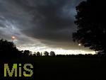 04.09.2025, Bad Wrishofen, Unterallgu, bedrohliche Gewitterwolken am Himmel ber der Kurstadt Bad Wrishofen (Bayern).  