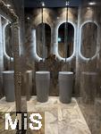 03.09.2025, Bled, Slowenien, Toilettenanlagen beim Tesla-Supercharger in Zirovnica (Slowenien)
