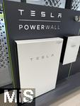 03.09.2025, Bled, Slowenien,  Autarke Stromversorgung durch Stromspeicher von TESLA, eine Tesla Powerwall ist ein AC-gekoppelter Stromspeicher fr Photovoltaik-Anlagen. Ausgestellt bei der Firma n-gen in Zirovnica (Slowenien)
