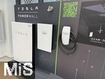 03.09.2025, Bled, Slowenien,  Autarke Stromversorgung durch Stromspeicher von TESLA, eine Tesla Powerwall ist ein AC-gekoppelter Stromspeicher fr Photovoltaik-Anlagen. Ausgestellt bei der Firma n-gen in Zirovnica (Slowenien)

