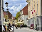 03.09.2025, Radovljica, Slowenien, (Radmannsdorf) ist eine Kleinstadt der Region Gorenjska nahe der Stadt Bled. Am Linhart-Platz sitzen Besucher in den Cafes. 