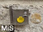 03.09.2025, Radovljica, Slowenien, (Radmannsdorf) ist eine Kleinstadt der Region Gorenjska nahe der Stadt Bled.  Stempelstation fr Pilger auf dem Jakobsweg. Damit Pilger Ihre Pilgerwanderung auch dokumentieren knnen, finden Sie hier in dem Kasten an der Wand den Stempel. Pro Ort gibt es ein Stempelmotiv. Wenn man mindestens 10 verschiedene Pilgerstempel nachweisen kann, erhlt man eine Urkunde fr die Pilgerwanderung. 