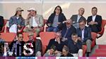 06.09.2025, Google-Pixel Frauenfussball Bundesliga 2025/2026, 1.Spieltag, FC Bayern Mnchen - Bayer 04 Leverkusen, in der Allianz-Arena Mnchen, Lothar Matthus (li, Deutschland). neben DFB Prsident Bernd Neuendorf (Deutschland) 
Ehren-Prsident Uli Hoene (FC Bayern Mnchen, Hoeness), Vorstandsvorsitzender Jan-Christian Dreesen (FC Bayern Mnchen) und Prsident Herbert Hainer (FC Bayern) auf dem Bild

