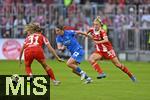 06.09.2025, Google-Pixel Frauenfussball Bundesliga 2025/2026, 1.Spieltag, FC Bayern Mnchen - Bayer 04 Leverkusen, in der Allianz-Arena Mnchen, 
v.l. Ruby Grant (Bayer Leverkusen) gegen Carolin Simon (FC Bayern Mnchen) 
