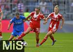 06.09.2025, Google-Pixel Frauenfussball Bundesliga 2025/2026, 1.Spieltag, FC Bayern Mnchen - Bayer 04 Leverkusen, in der Allianz-Arena Mnchen, 

Ruby Grant (Bayer Leverkusen) gegen Georgia Stanway (FC Bayern Mnchen) 
