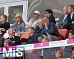 06.09.2025, Google-Pixel Frauenfussball Bundesliga 2025/2026, 1.Spieltag, FC Bayern Mnchen - Bayer 04 Leverkusen, in der Allianz-Arena Mnchen, 
Lothar Matthus und Ehren-Prsident Uli Hoene (FC Bayern Mnchen, Hoeness) 
