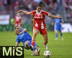 06.09.2025, Google-Pixel Frauenfussball Bundesliga 2025/2026, 1.Spieltag, FC Bayern Mnchen - Bayer 04 Leverkusen, in der Allianz-Arena Mnchen, Katharina Pilic (Bayer 04 Leverksuen) gegen Jovana Damnjanovic (FC Bayern Mnchen) 

