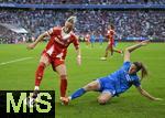 06.09.2025, Google-Pixel Frauenfussball Bundesliga 2025/2026, 1.Spieltag, FC Bayern Mnchen - Bayer 04 Leverkusen, in der Allianz-Arena Mnchen, v.l. Franziska Kett (FC Bayern Mnchen) gegen  Lilia Turanyi (Bayer 04 Leverkusen).

