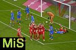 06.09.2025, Google-Pixel Frauenfussball Bundesliga 2025/2026, 1.Spieltag, FC Bayern Mnchen - Bayer 04 Leverkusen, in der Allianz-Arena Mnchen, 

Friederike Repohl (Bayer 04 Leverkusen) ist geschlagen. Vorne Jubeln die Bayern Spielerinnen um Vanessa Gilles (FC Bayern Mnchen) 