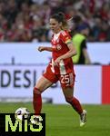 06.09.2025, Google-Pixel Frauenfussball Bundesliga 2025/2026, 1.Spieltag, FC Bayern Mnchen - Bayer 04 Leverkusen, in der Allianz-Arena Mnchen, 

Sarah Zadrazil (FC Bayern Mnchen) am Ball.