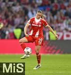 06.09.2025, Google-Pixel Frauenfussball Bundesliga 2025/2026, 1.Spieltag, FC Bayern Mnchen - Bayer 04 Leverkusen, in der Allianz-Arena Mnchen, 

Vanessa Gilles (FC Bayern Mnchen) am Ball.