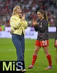06.09.2025, Google-Pixel Frauenfussball Bundesliga 2025/2026, 1.Spieltag, FC Bayern Mnchen - Bayer 04 Leverkusen, in der Allianz-Arena Mnchen, 

Giulia Gwinn (FC Bayern Mnchen) und Tuva Hansen (FC Bayern Mnchen) 