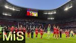06.09.2025, Google-Pixel Frauenfussball Bundesliga 2025/2026, 1.Spieltag, FC Bayern Mnchen - Bayer 04 Leverkusen, in der Allianz-Arena Mnchen, 

LaOla der Bayern Spielerinnen.